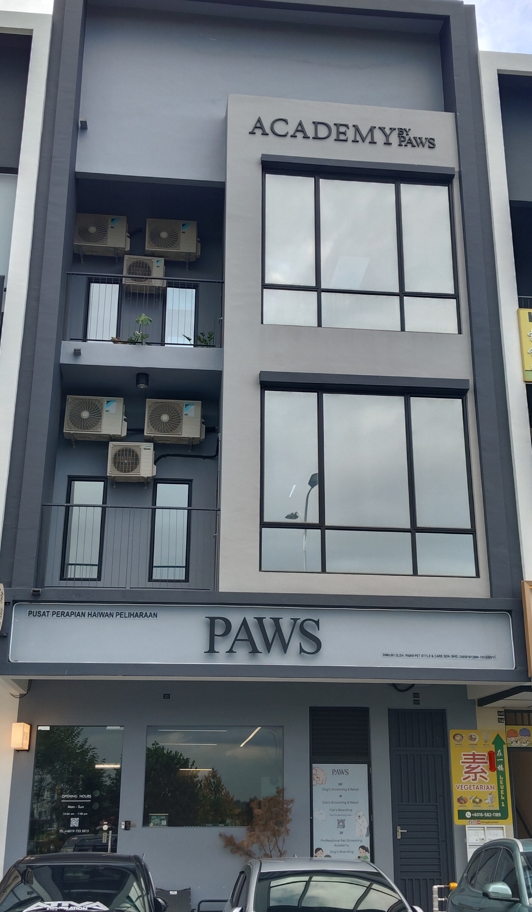 PAWs Pet Shop photo 1