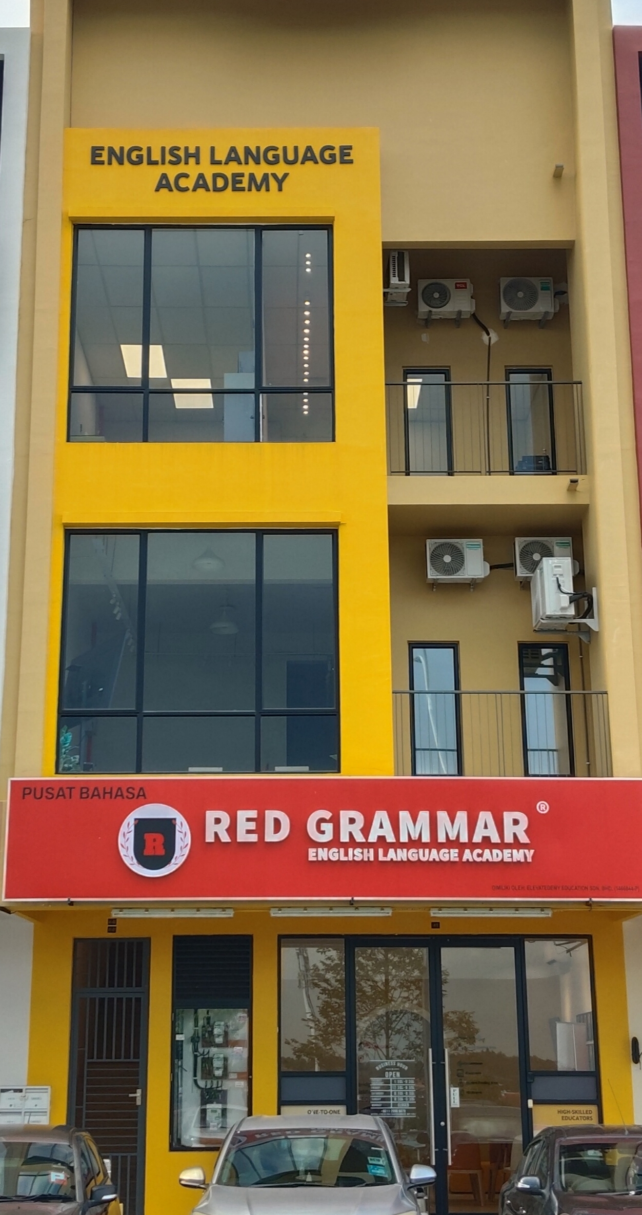 Red Grammar photo 1