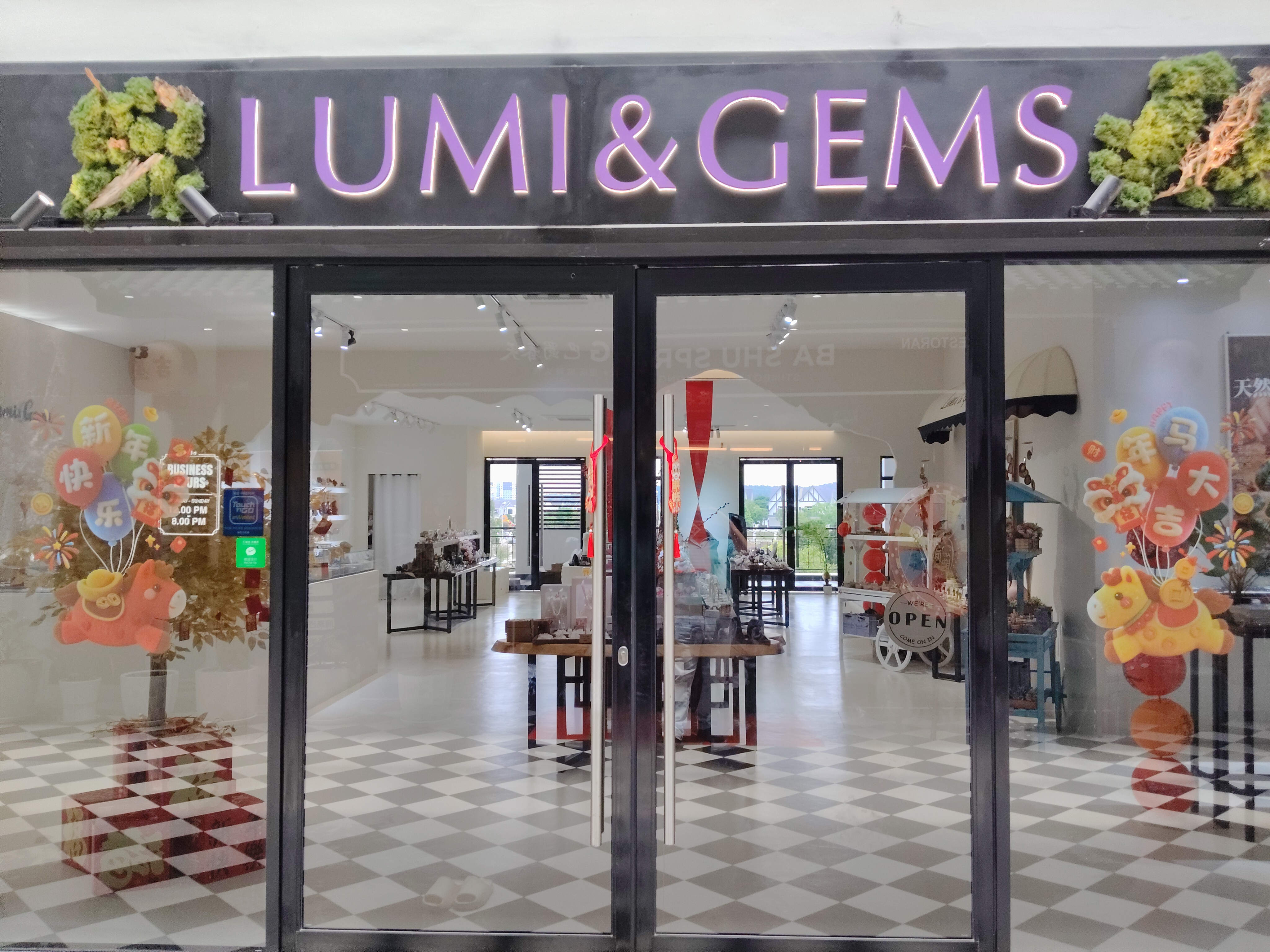 Lumi & Gems photo 1