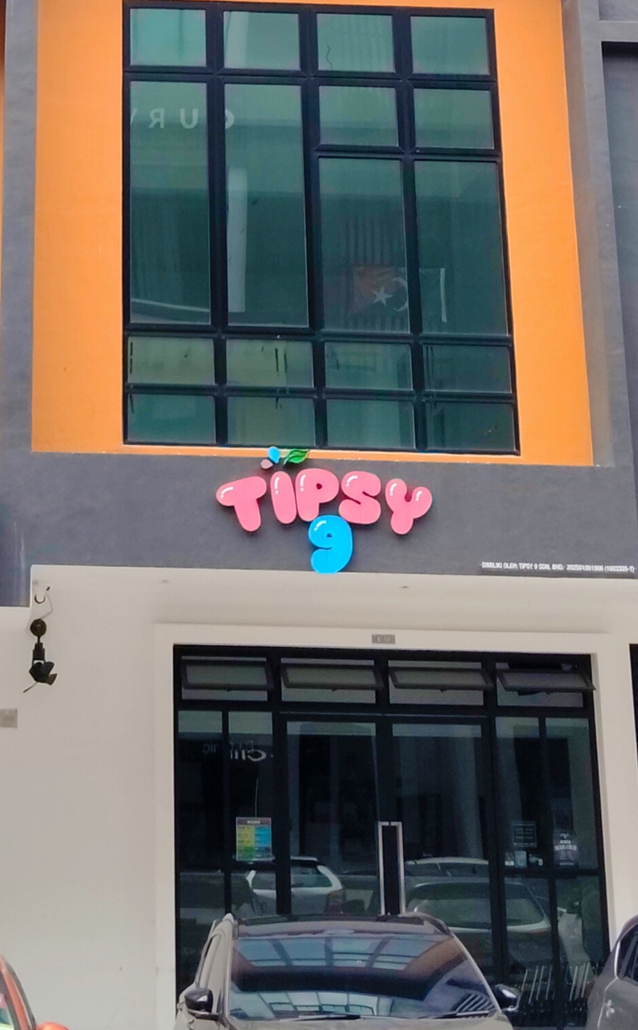 Tipsy 9 Bar photo 1